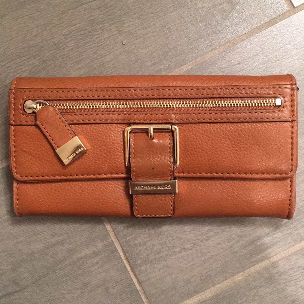 Michael Kors Buck Front Full Size Wallet - Tan